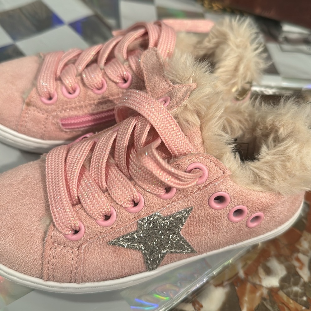 Pink with silver star faux fur lined Hoo Toddler Shoes size 9 New